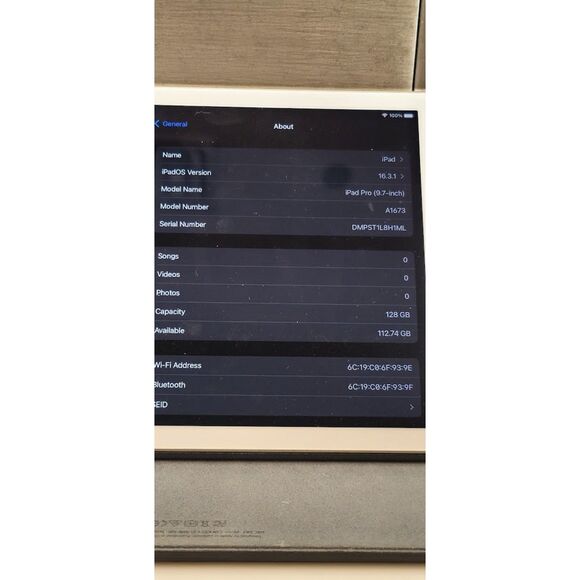 Apple iPad Pro 9.7 A1673 128gb in Gold Excellent Condition w/ Apple Keyboard - Picture 2 of 8